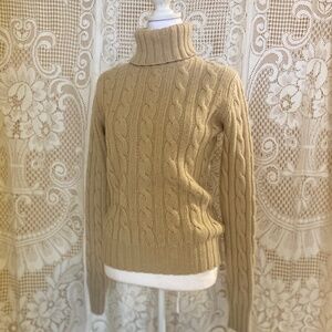 Ultra Soft  Cashmere / Alpaca / Wool Blend Sweater - Cable Knit - Women's (M)